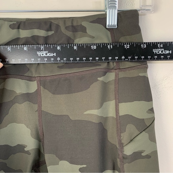 Athleta High Rise Camo 7/8 Stash Pocket Tight Leggings - Picture 10 of 11